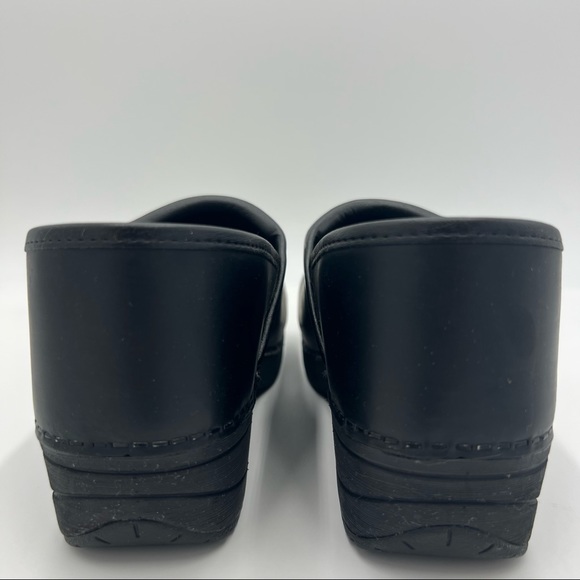 I’ve never worn! Dansko Professional XP 2.0 Clogs Matte Black Size 38 - Picture 6 of 13